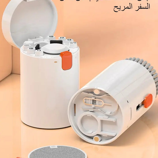 تنظيف سماعات الأذن اللاسلكية باستخدام فرشاة رائق